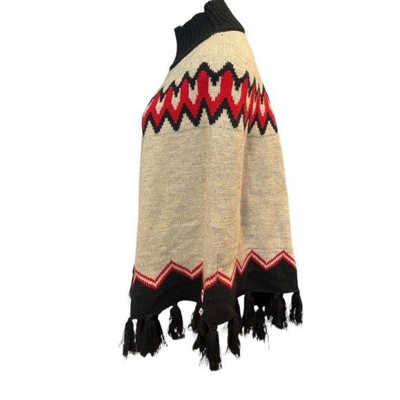 HBC Olympic Team Canada Women's Poncho Black Red Patterned Fringe One Size - Picture 7 of 12